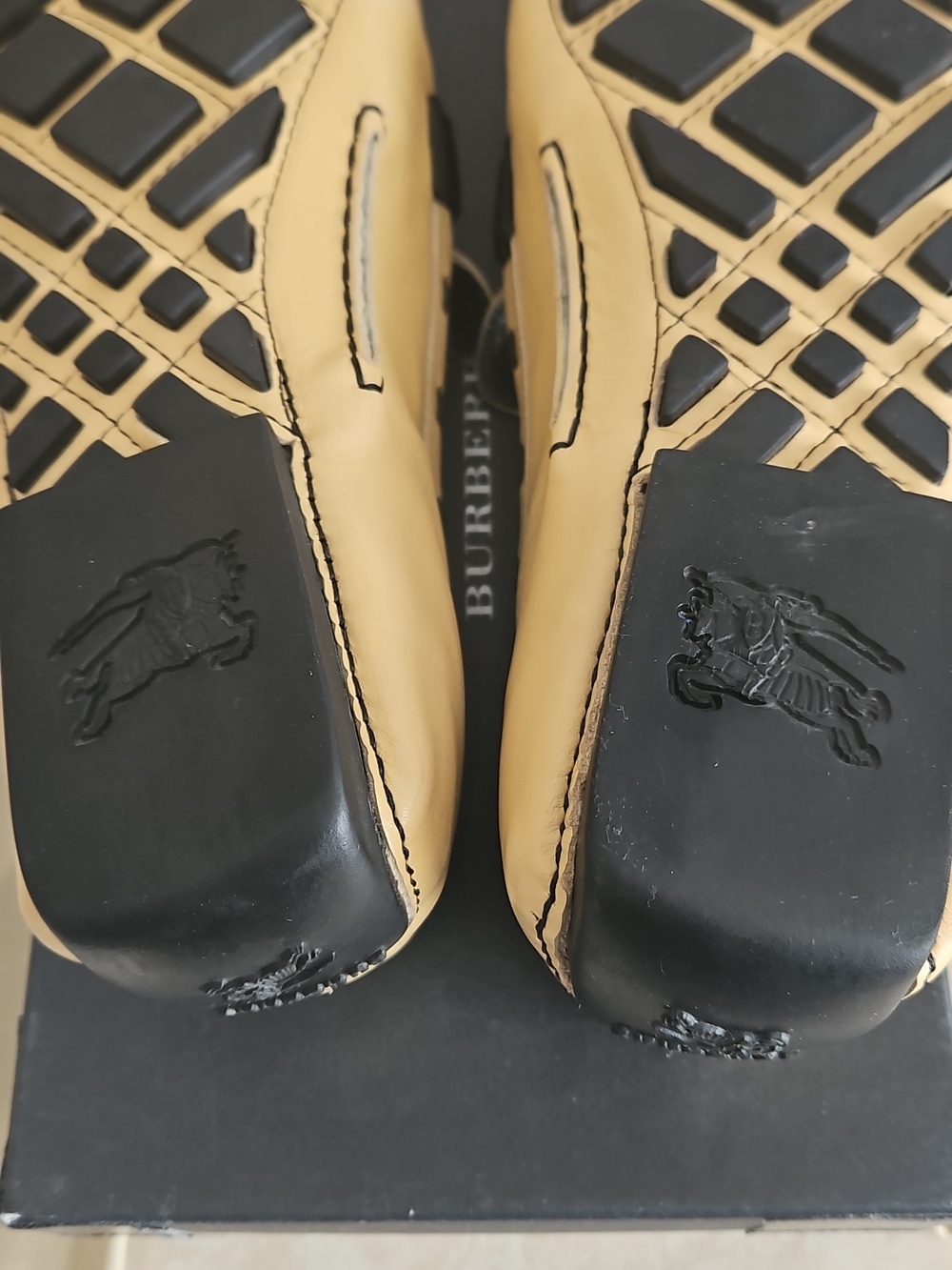 Burberry Loafers Shoes, Size 40/9.5. - Picture 12 of 16